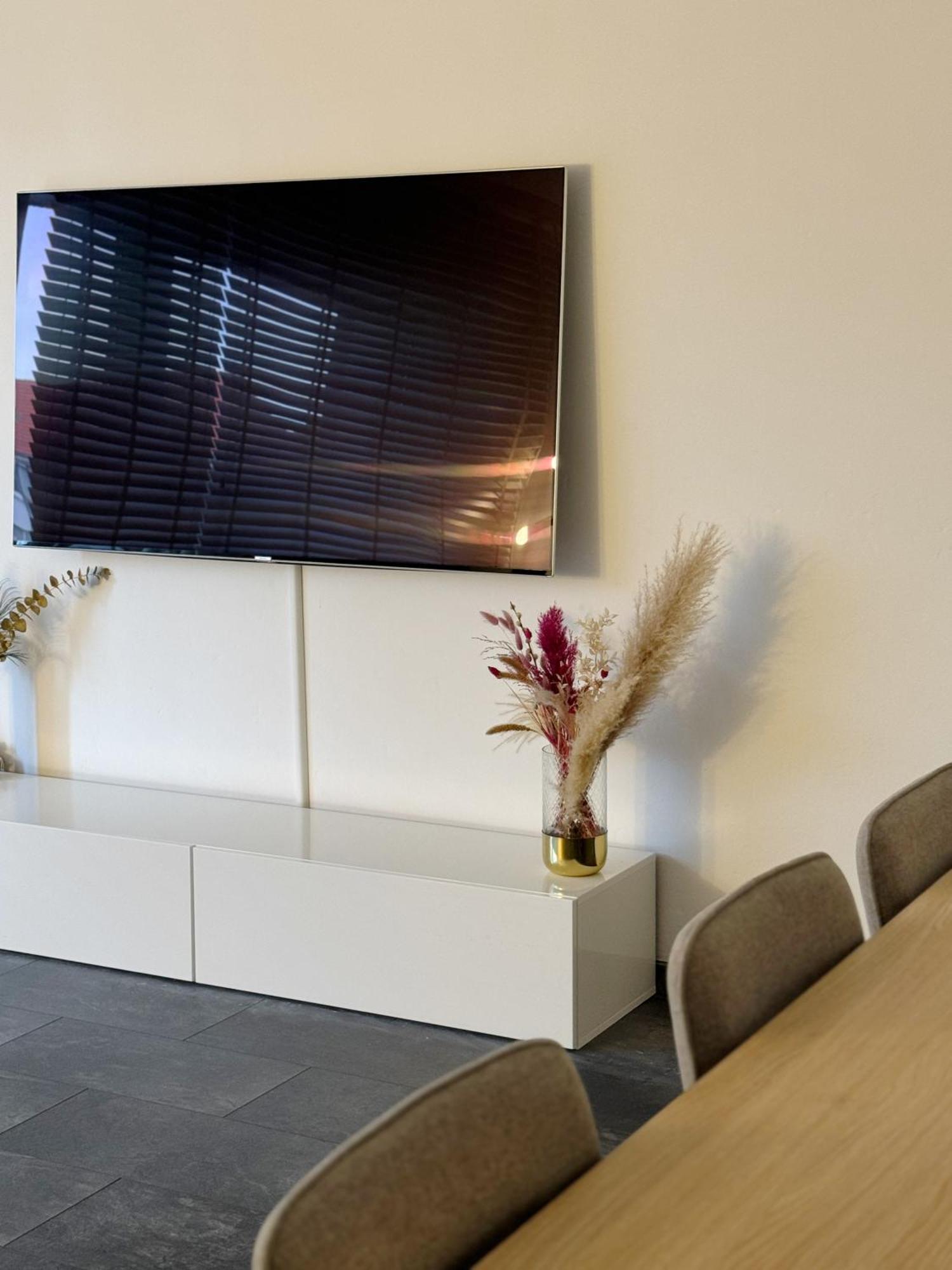 90M2 I Central I Netflix I Wifi I Free Parking I Lia Apartments Hannover Bagian luar foto