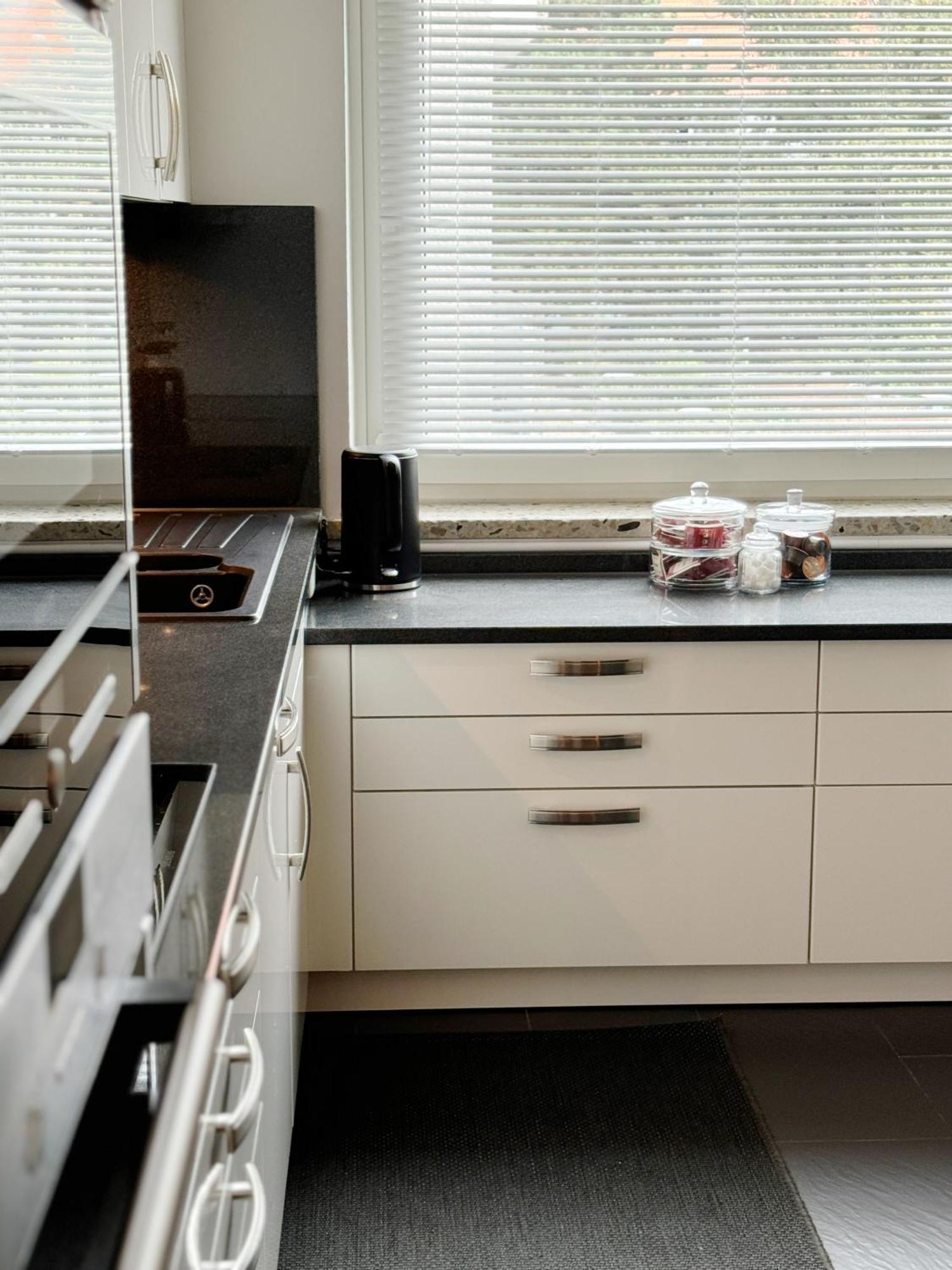 90M2 I Central I Netflix I Wifi I Free Parking I Lia Apartments Hannover Bagian luar foto